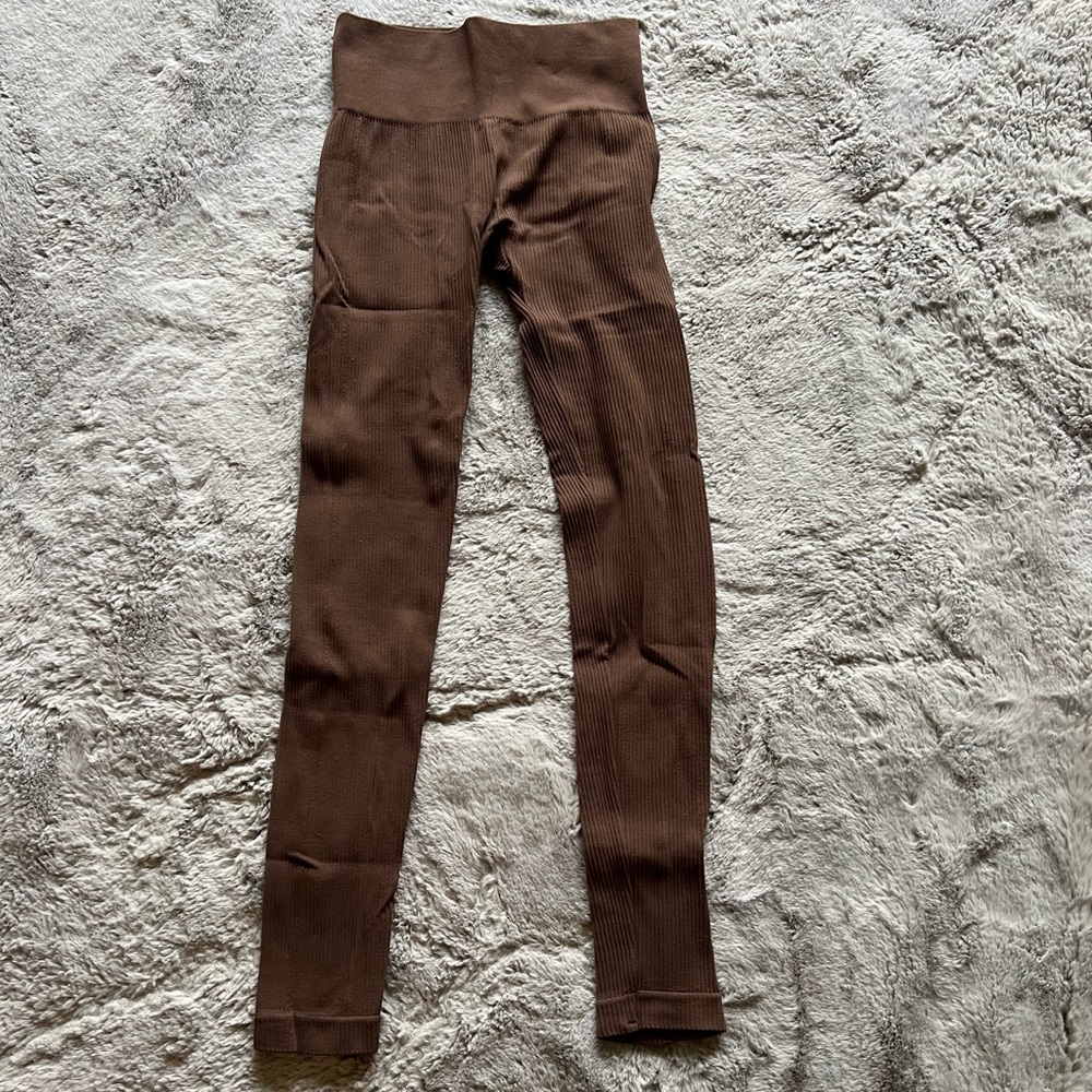 Brown ribbed leggings